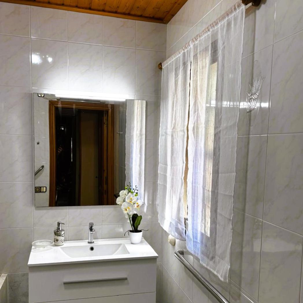 Hébergement de vacances Family House - La Mora - *